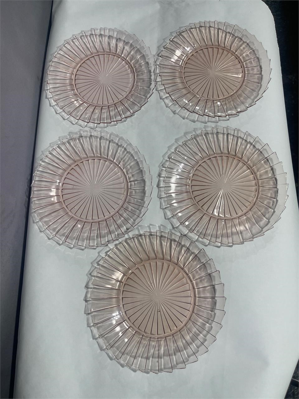 5 pink pinwheel plates