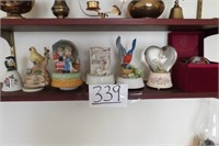 5 MUSICAL FIGURINES, CERAMIC BELL, COLLECTOR