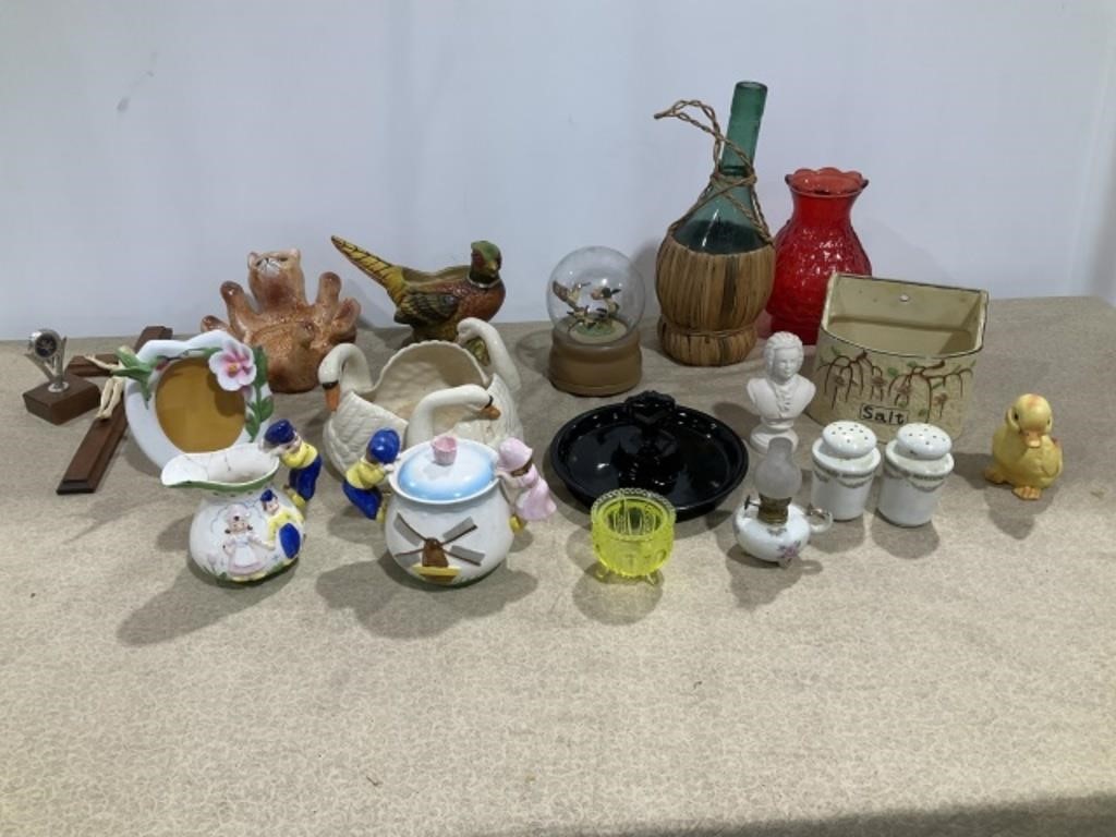 Ceramics, glass, S&P shakers, C&S cups, ash tray,