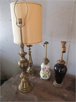 4 VINTAGE TABLE LAMPS W/ TOTE