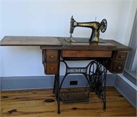 Antique Singer Sewing Treadle Sewing Machine