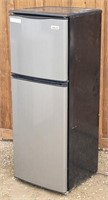 Magic Chef #MCBR415S Mini Refrigerator Silver &