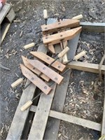 Misc pallet, rope, wood clamps