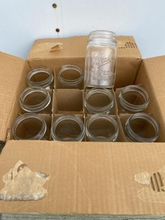 10 Mason jars