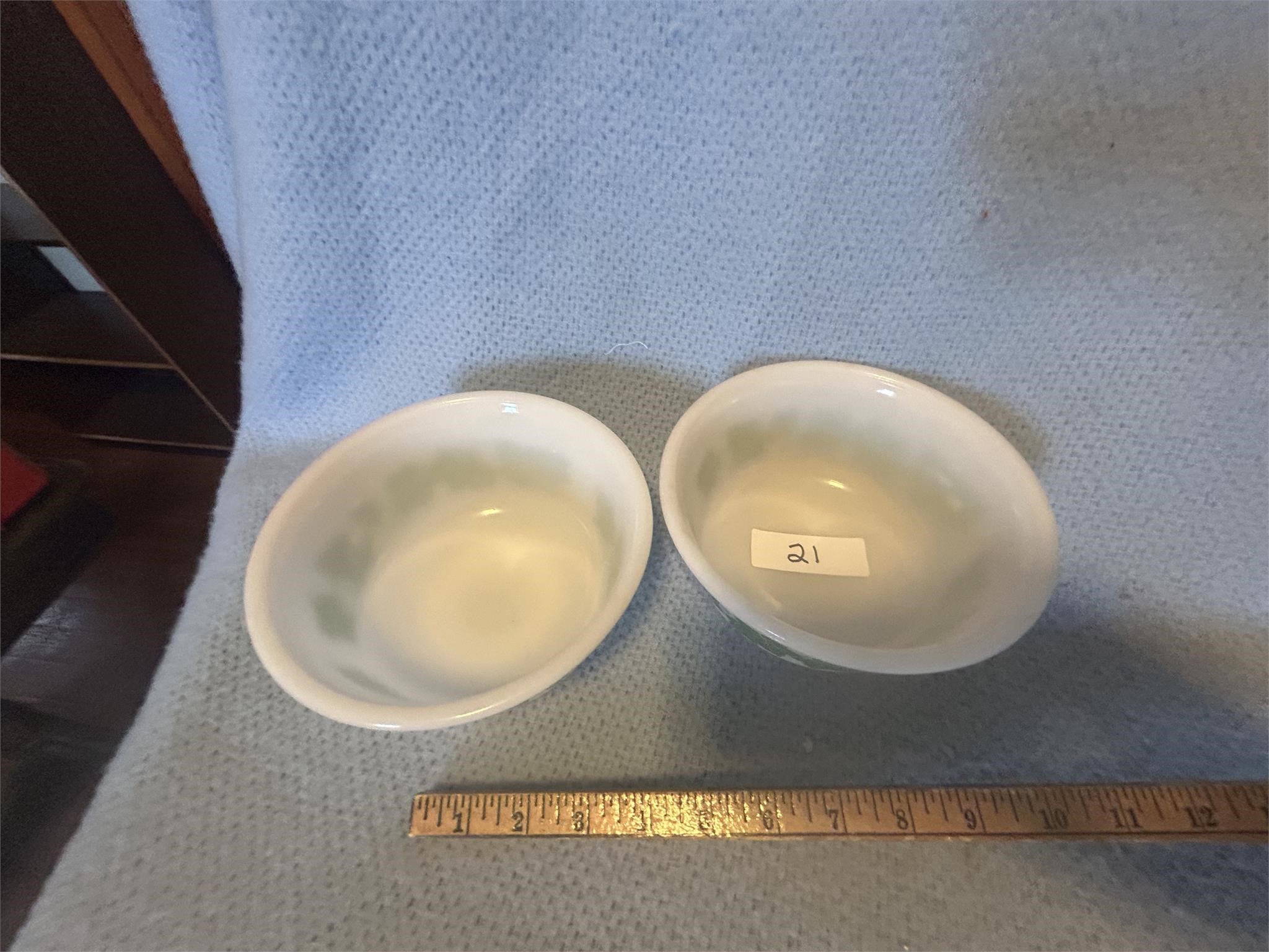 2 Bowls with leaf pattern Fire king type