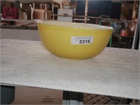 Vintage Pyrex Yellow Bowl 4 Qt