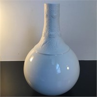 ROSENTHAL TEXTURED WHITE VASE GERMANY