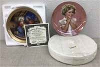 lot of 2 Collectible Plates