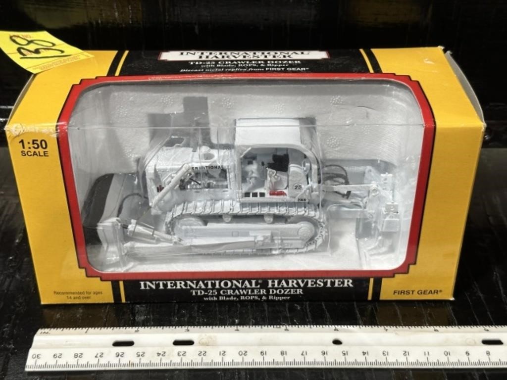 INTERNATIONAL HARVESTER TD-25 CRAWLER DOZER