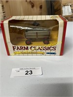 Farm Classic Flare Box Wagon