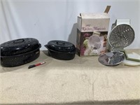 Enamel roasting pans 14&12”, Kitchen Magician