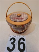 Longaberger Basket 2002 Woman's Memories