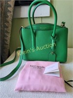 Kate Spade medium green handbag, satchel w/ dust