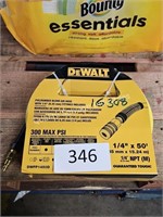 dewalt 1/4”x50’ PVC/rubber blend air hose