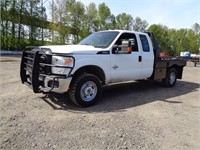 2014 Ford F350 XL 4x4 Extended Cab Flat Bed Pickup
