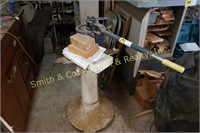 PIPE BENDER MOUNTED ON STAND & CONTENTS