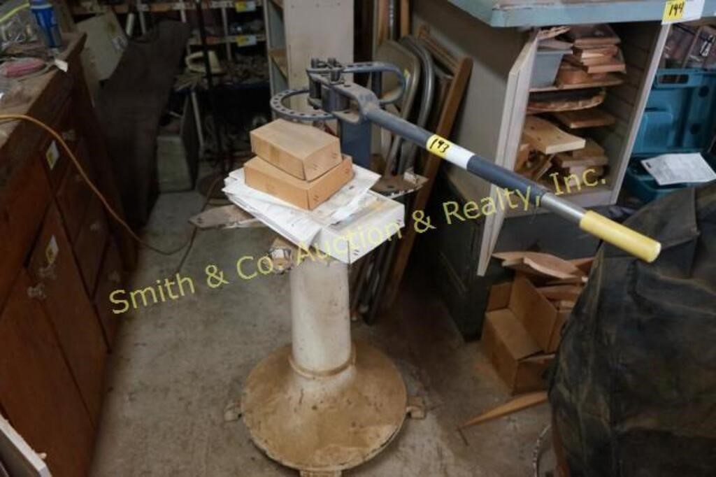 PIPE BENDER MOUNTED ON STAND & CONTENTS