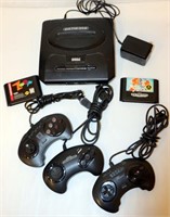 Sega Genesis System Console w Controls Games