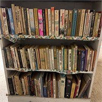 Paper back books/Novels (books only) (TR)