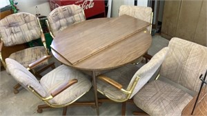Kitchen table with leaf and 6 chairs