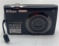 Nikon Coolpix 12 megapixels - no cable/ no
