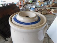Pottery churn