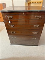 5 drawer chest very nice