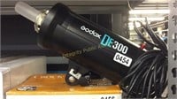 Godox DE300 Pro Studio Strobe Flash Lamp $90