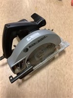 working good black & decker 7.25" circular saw