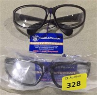 2 pairs of Smith & Wesson safety glasses