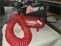 Husky 2 Gal Portable Air Compressor - Works