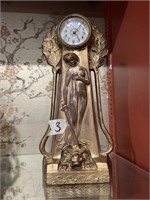 Statue clock