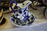 VINTAGE PORCELAIN ENGLISH WASH SET