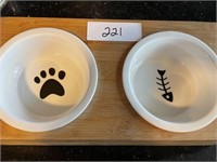 Cat Food/Water Bowl (Elevated Wood Holder)