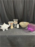 Miscellaneous Box of Decorative Items