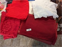 Lace Tablecloths, Christmas Decor & Placemats