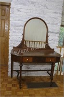 Dressing Table with Arched Mirror