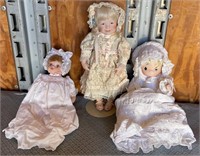 11 - LOT OF 3 COLLECTIBLE DOLLS (J45)