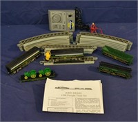 1998 Athearn John Deere HO Scale Freight Train Set