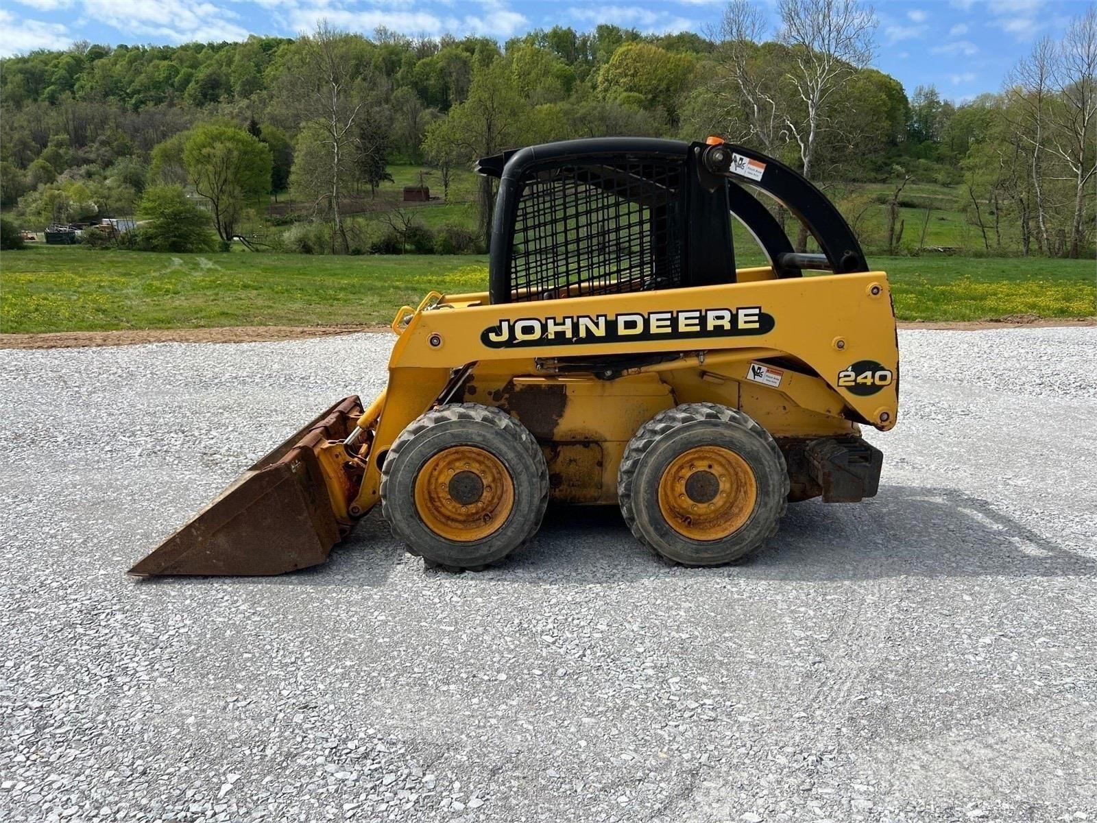 John Deere 240 Skid Steer Loader