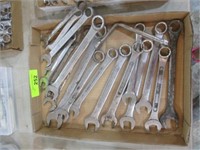 Box w/metric and standard wrenches