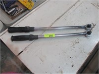 2 torque wrenches