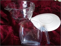 Pampered Chef Glass measure/batter bowl & lid