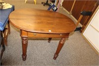 Walnut Victorian 1 Drawer Oval Table