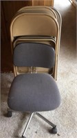 (5) FOLDING CHAIRS & COMPUTER CHAIR