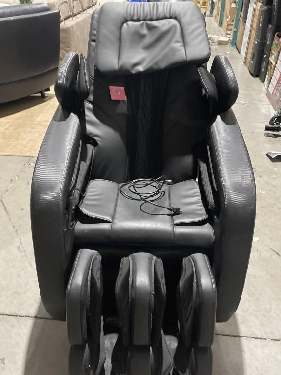 INSIGNIA MASSAGER CHAIR W CORD AND REMOTE