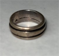 Ring size 8.5 9.04g