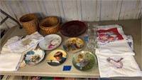Tablecloths, decorative plates, baskets