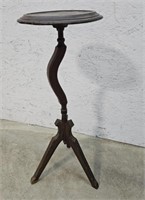 Victorian stand 32"t