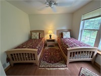 Three-piece twin bedroom set